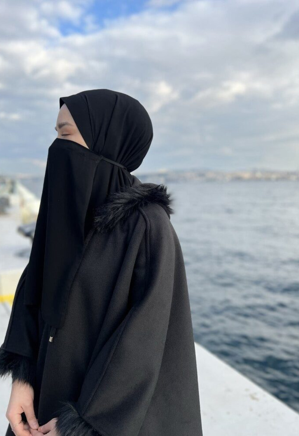 Armâni Kalın Kaşe Kürklü Esved verev Panço