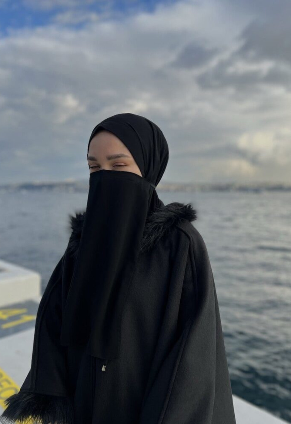 Armâni Kalın Kaşe Kürklü Esved verev Panço