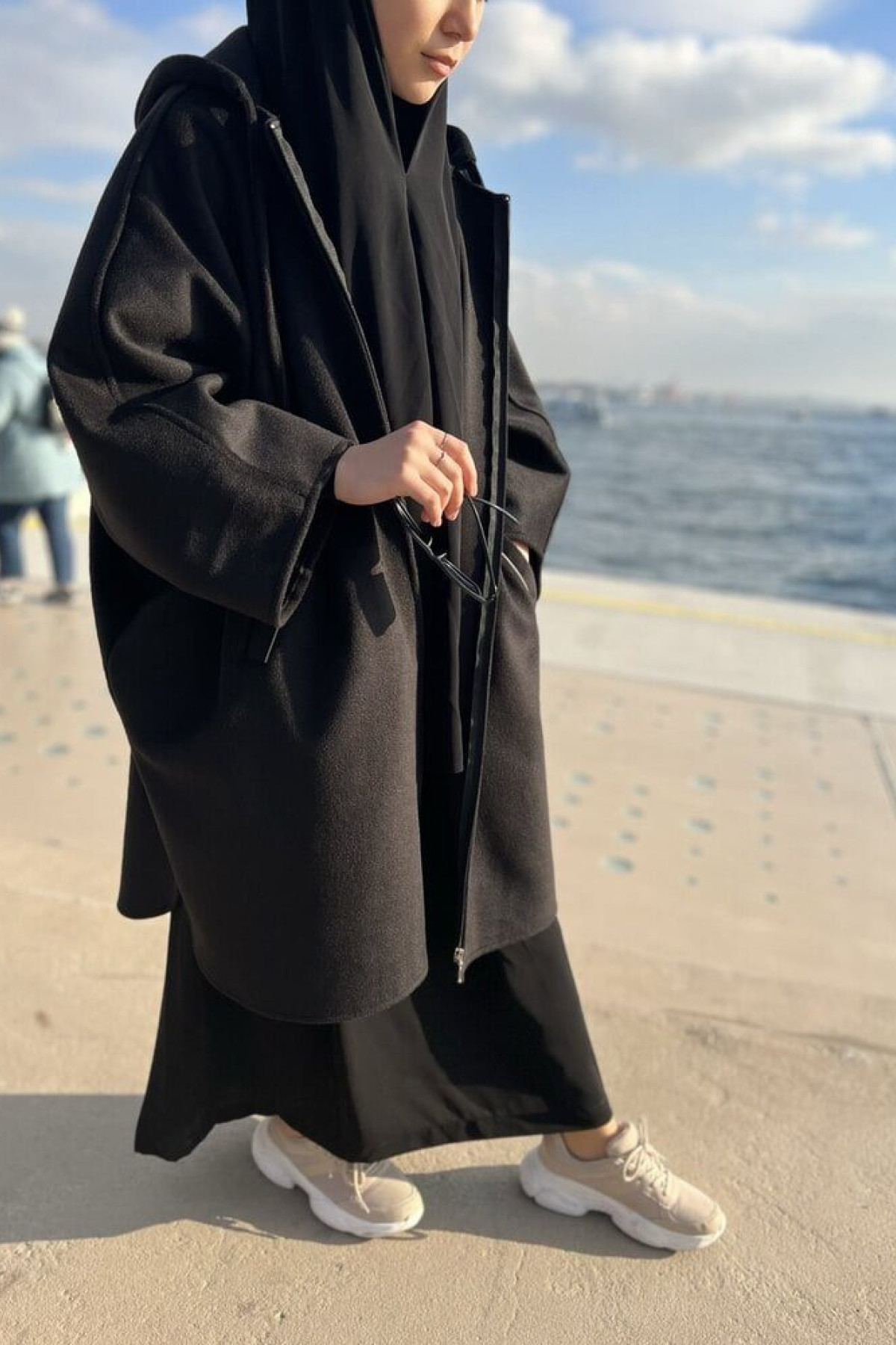 Armâni kalın kaşe panço düz kesim kapşonlu