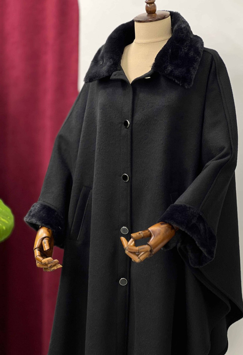 Foklu Hakim yaka Asil panço