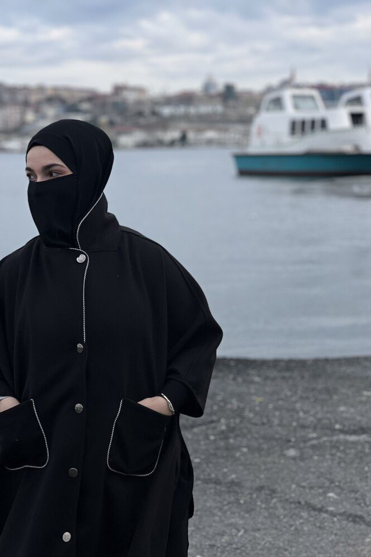 Kaşe Fok detaylı yaka panço