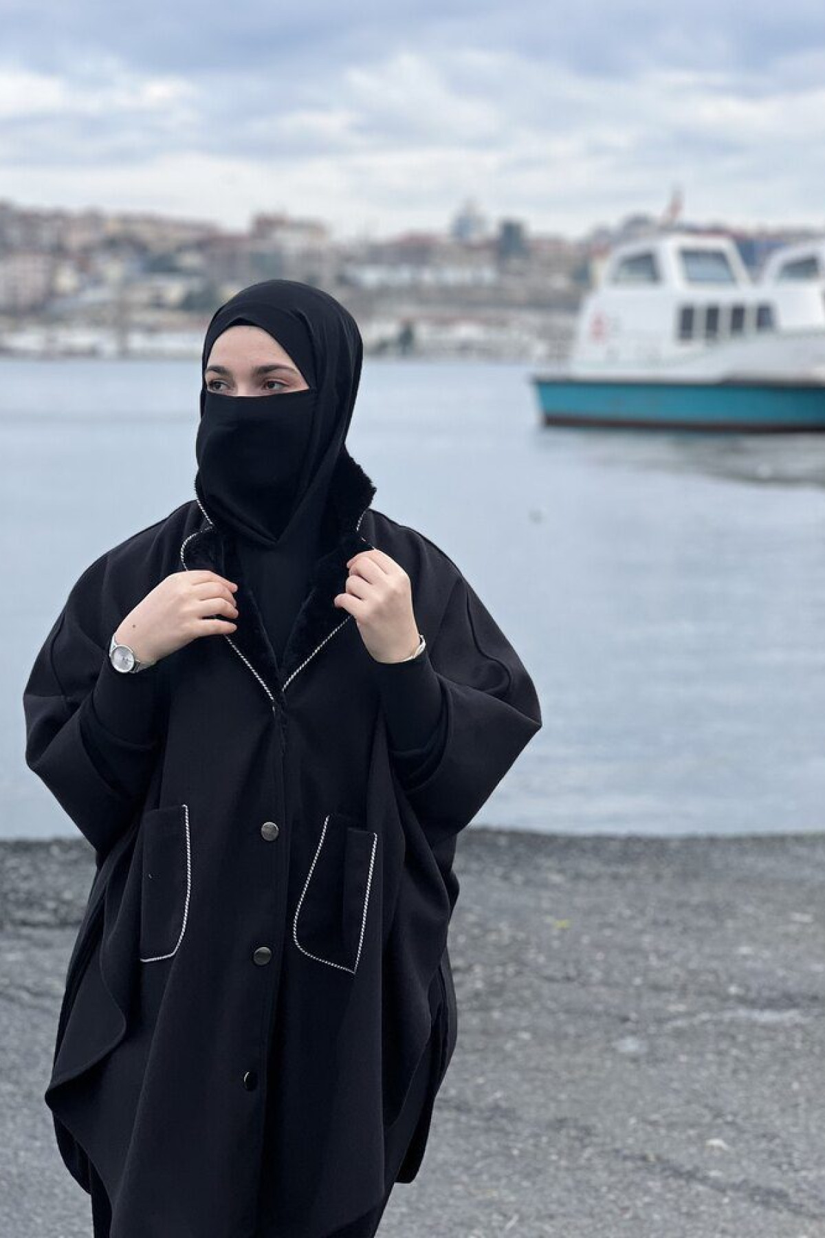 Kaşe Fok detaylı yaka panço