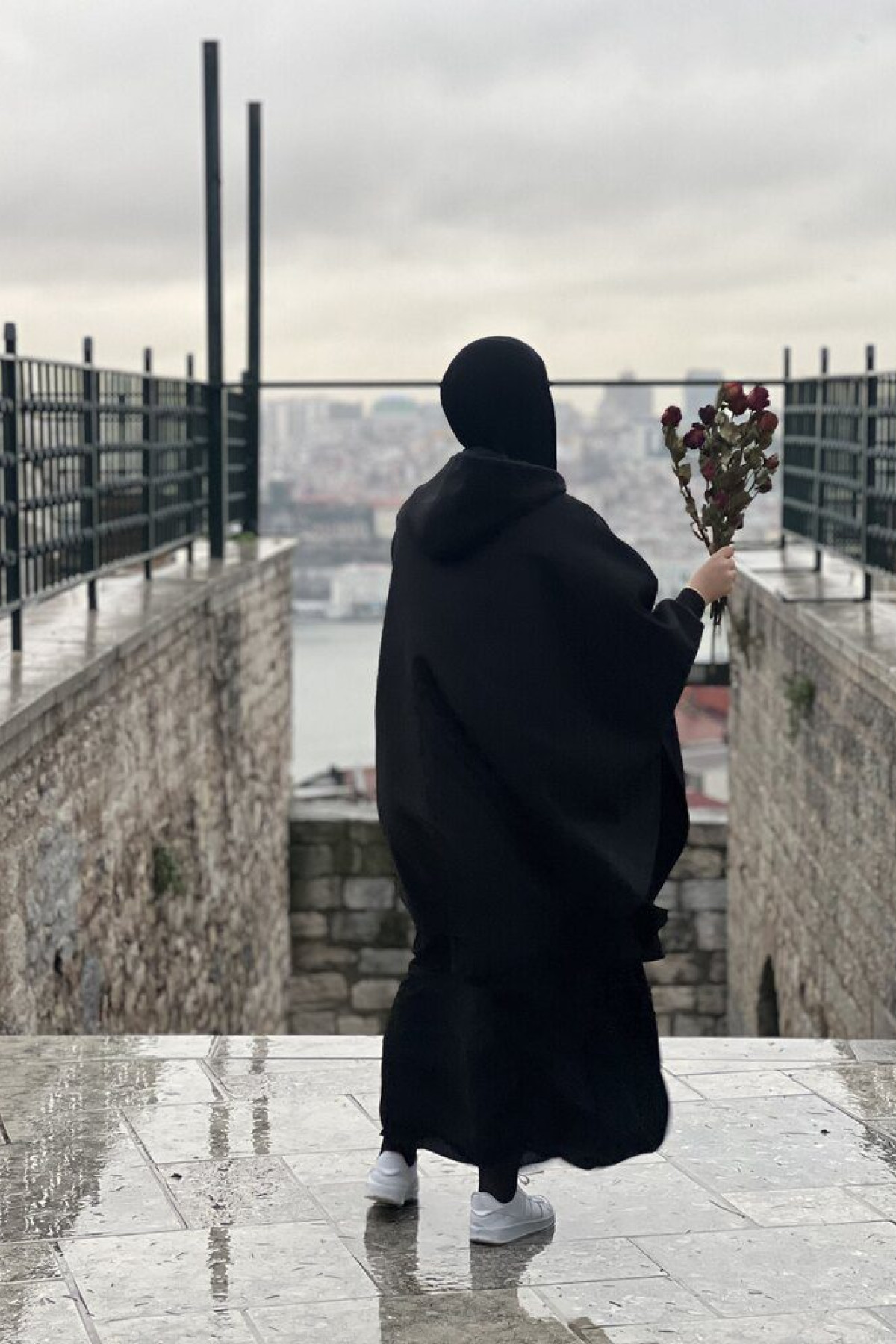 kaşe nervür verev panço ön görünüm