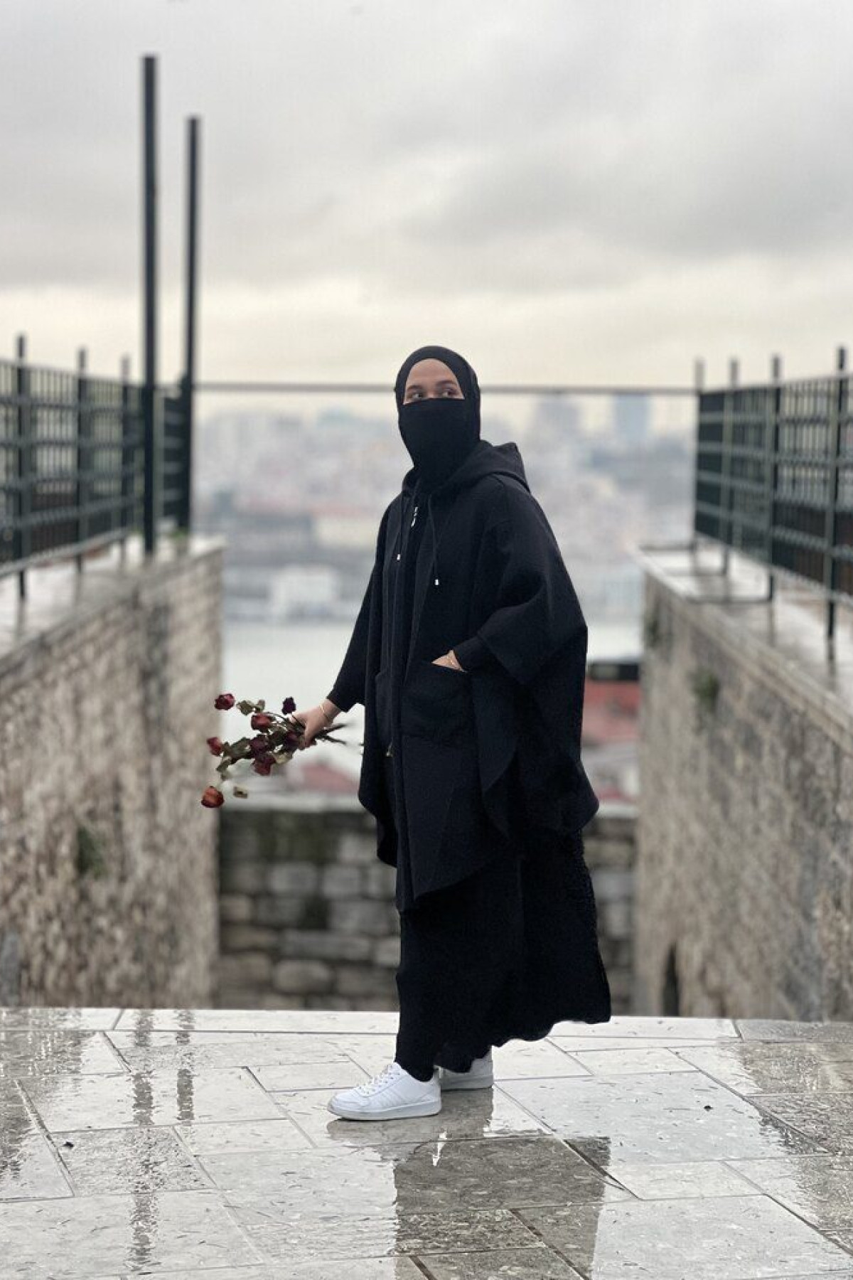 kaşe nervür verev panço ön görünüm