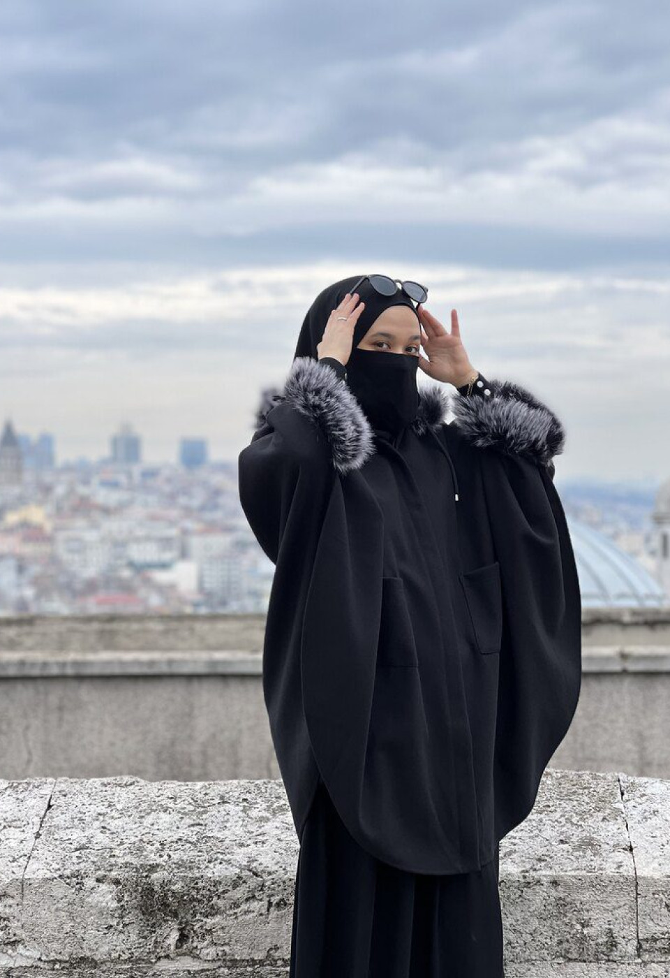 Kaşe karma kürklü panço Kaşe karma kürklü panço