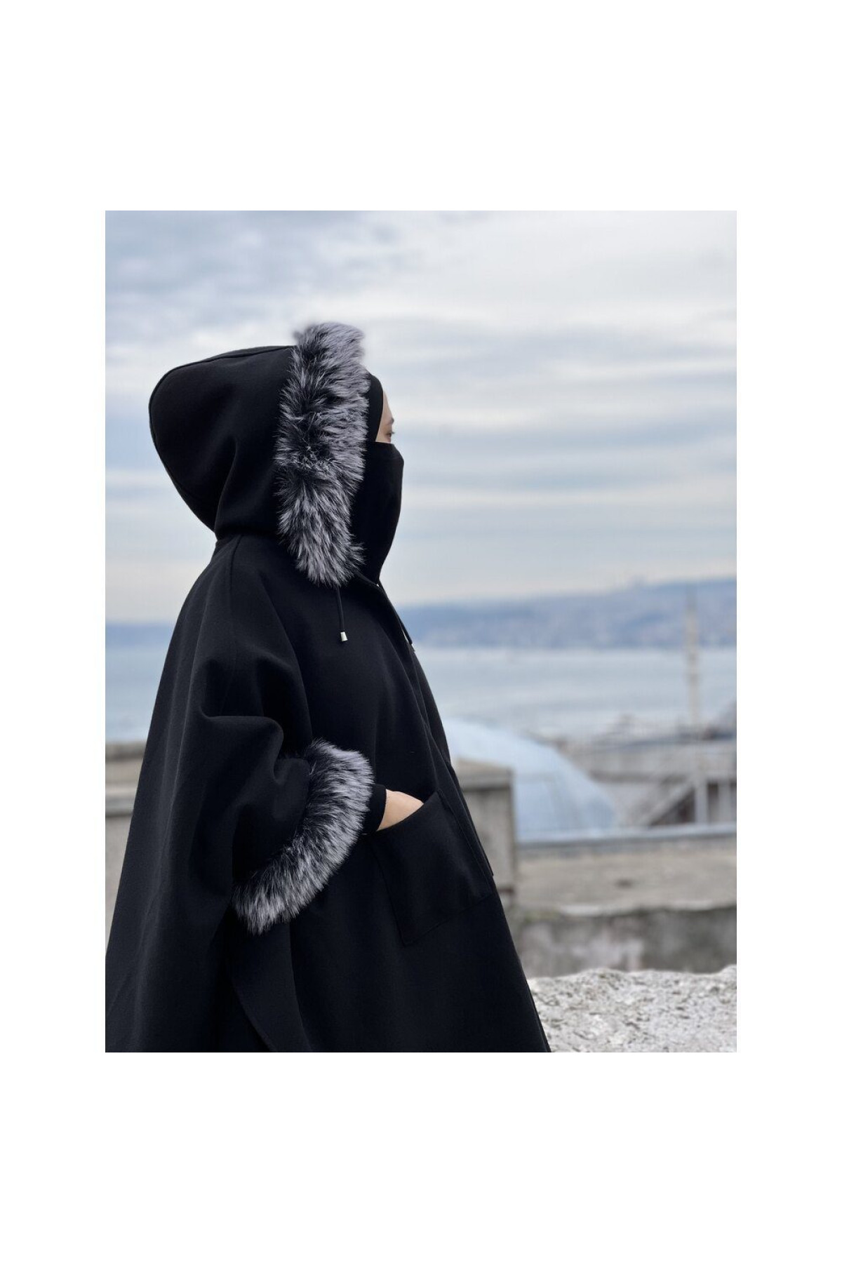 kaşe karma kürklü panço ön görünüm