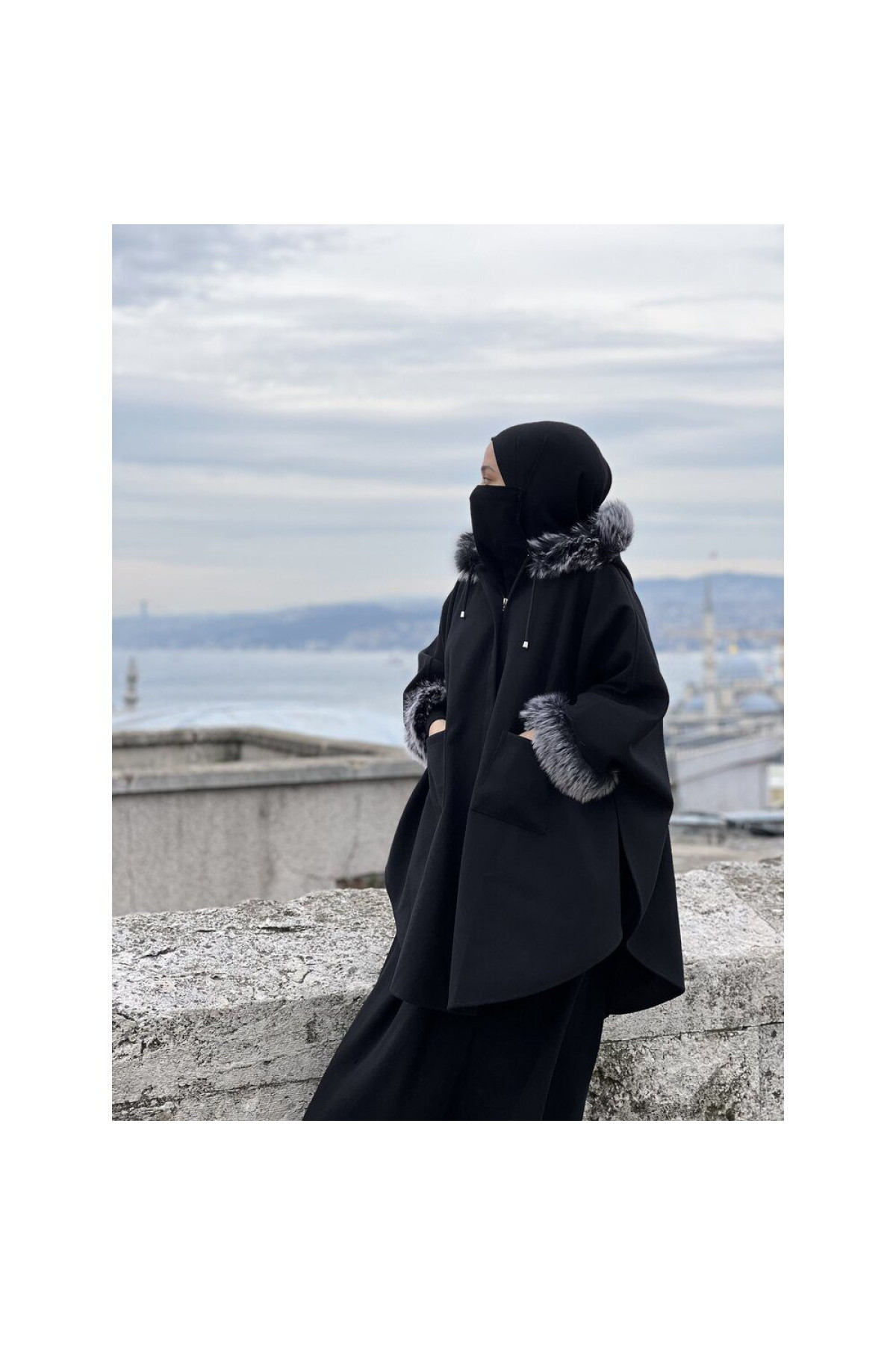 kaşe karma kürklü panço ön görünüm