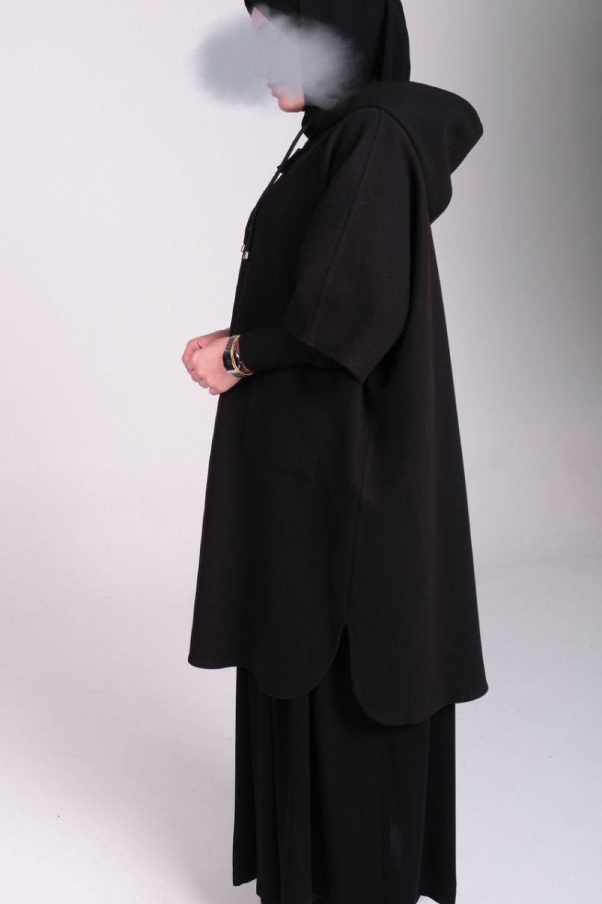 kaşe siyah düz kesim panço ön görünüm