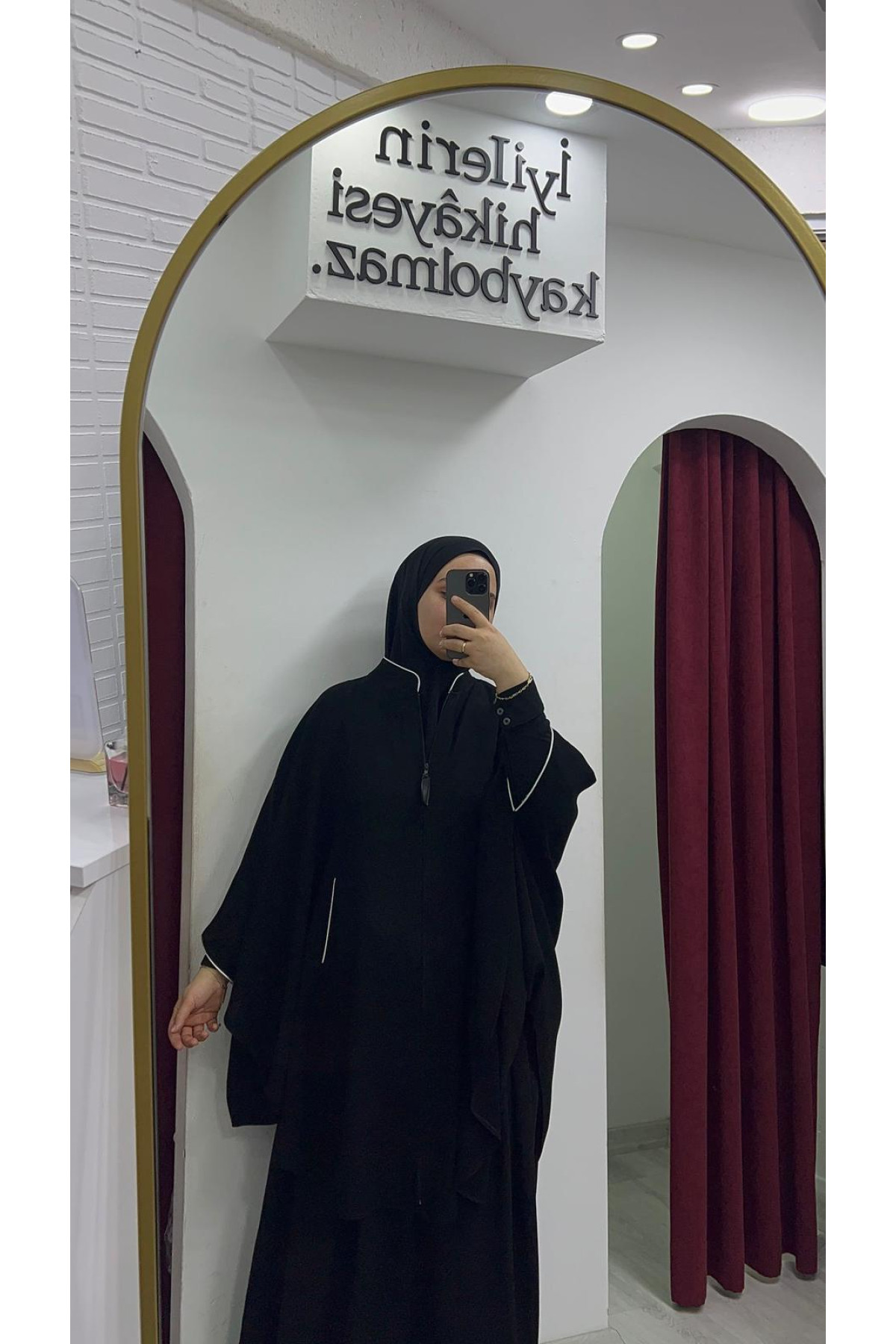 Petek Hakim Yaka  Beyaz Biyeli Panço